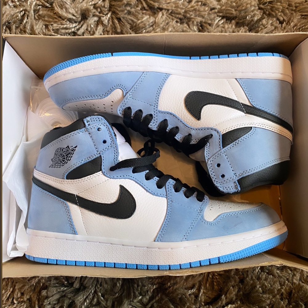 nike air jordan 1 retro high university blue